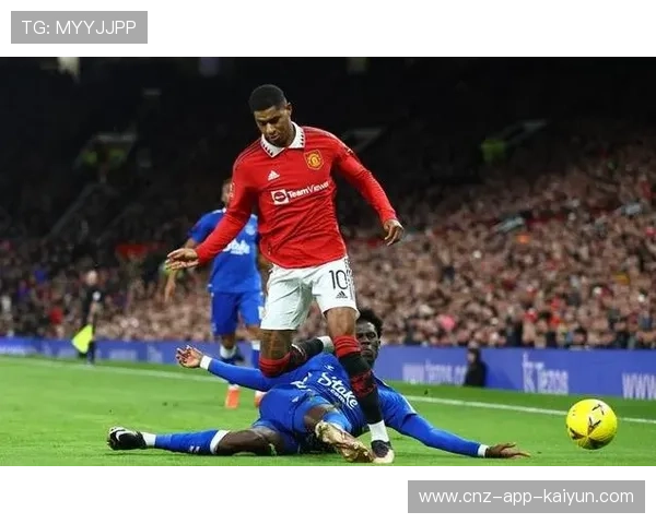 拉什福德边路突然加速,曼联前场节奏瞬间提速