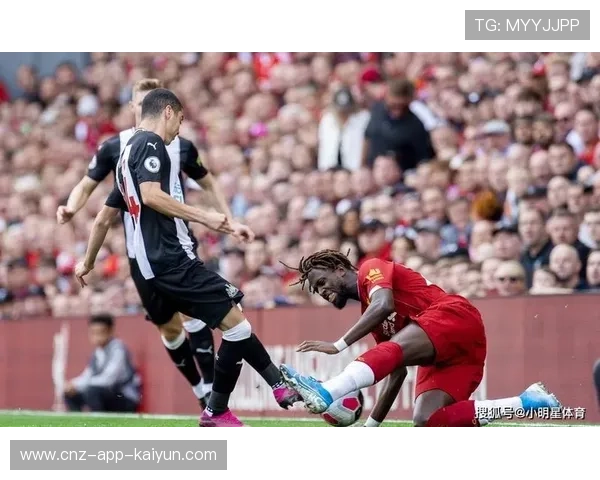 流浪者抓住右路空档连续渗透，撕开对手防线的秘密武器