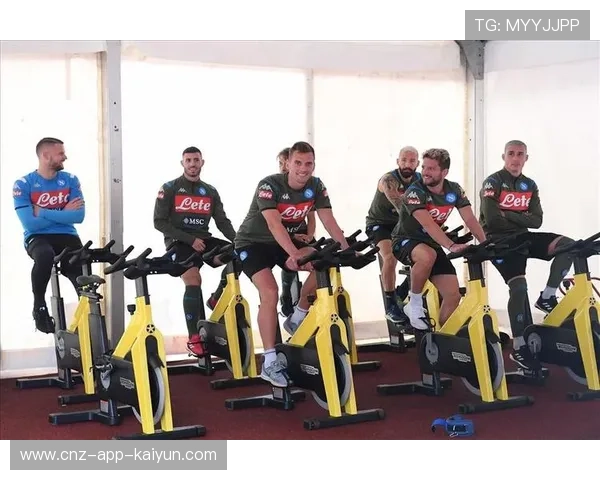 那不勒斯边路渗透和中路直塞结合,进攻更平衡